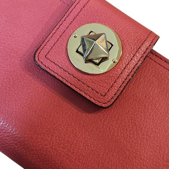 Kate spade twist lock magnetic closure pink wallet - Picture 2 of 8